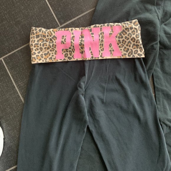 Bundle–11 Pieces of VS PINK Gear! - Picture 7 of 15
